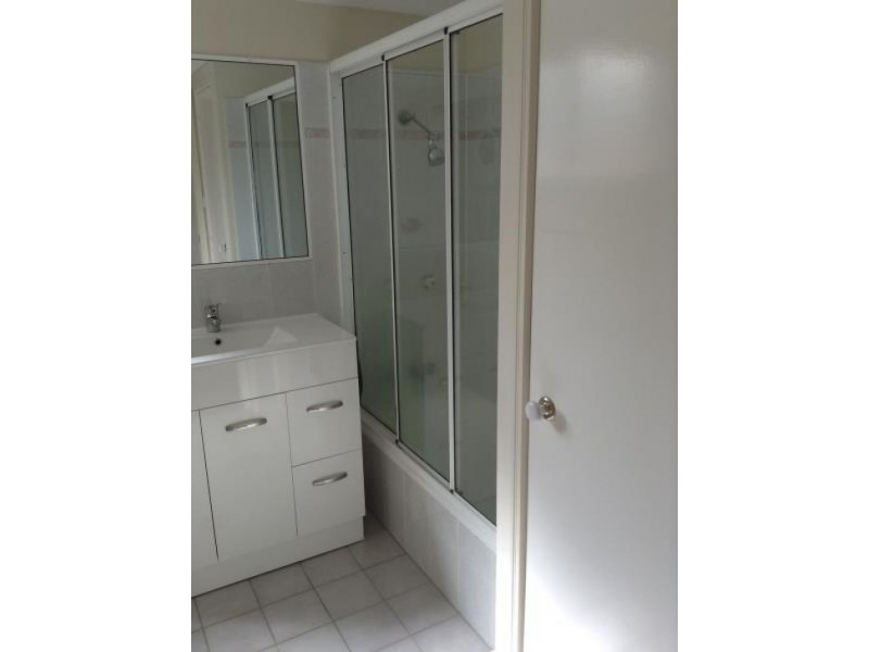 2/8 Springfield Crescent, Manoora QLD 4870