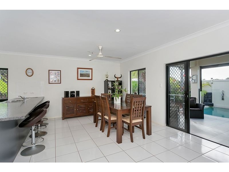 9 Seaways Street, Trinity Beach QLD 4879