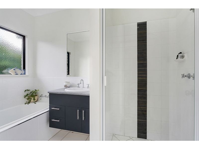 9 Seaways Street, Trinity Beach QLD 4879