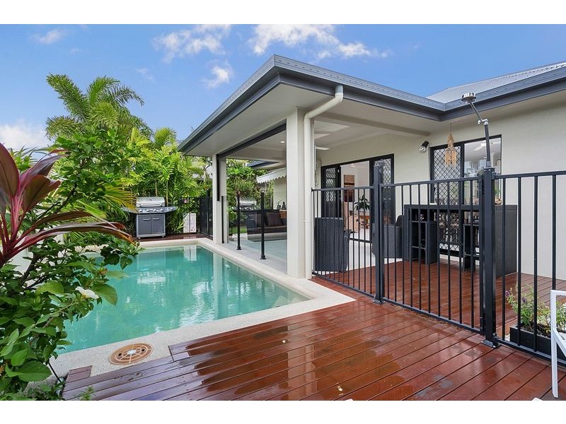9 Seaways Street, Trinity Beach QLD 4879