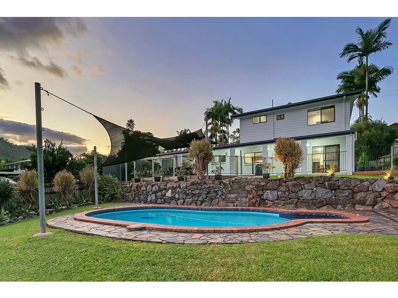 28 Andrea Close, Mooroobool QLD 4870