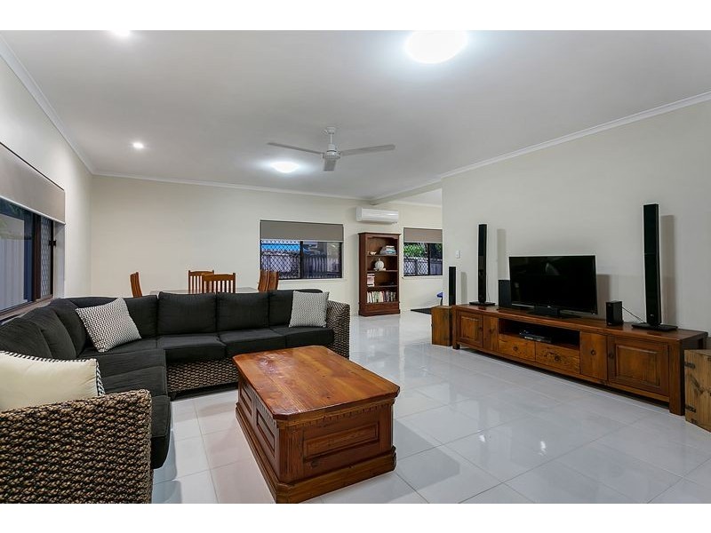 28 Andrea Close, Mooroobool QLD 4870