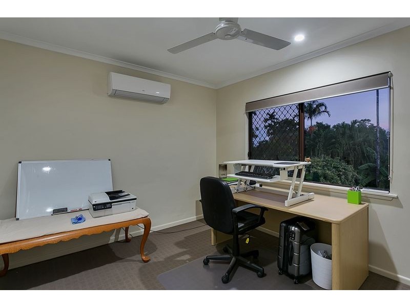 28 Andrea Close, Mooroobool QLD 4870