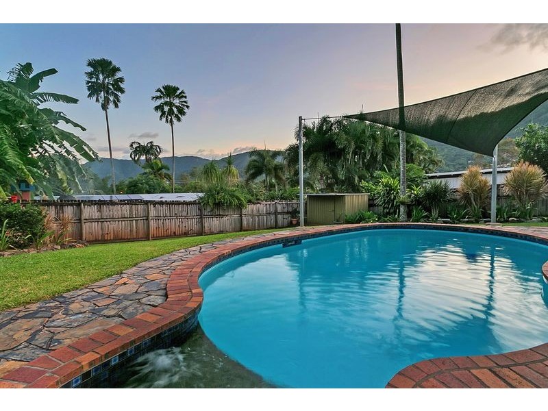 28 Andrea Close, Mooroobool QLD 4870