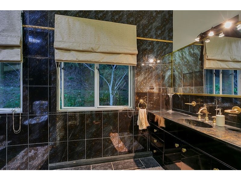15 Julian Close, Mooroobool QLD 4870