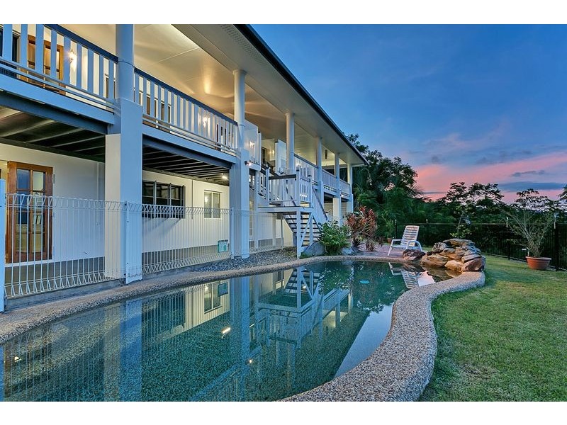 15 Julian Close, Mooroobool QLD 4870