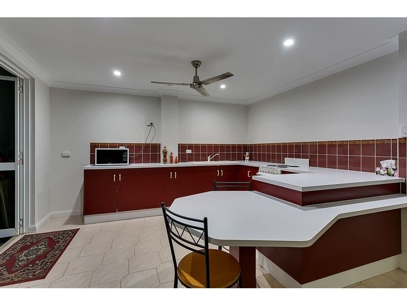 15 Julian Close, Mooroobool QLD 4870