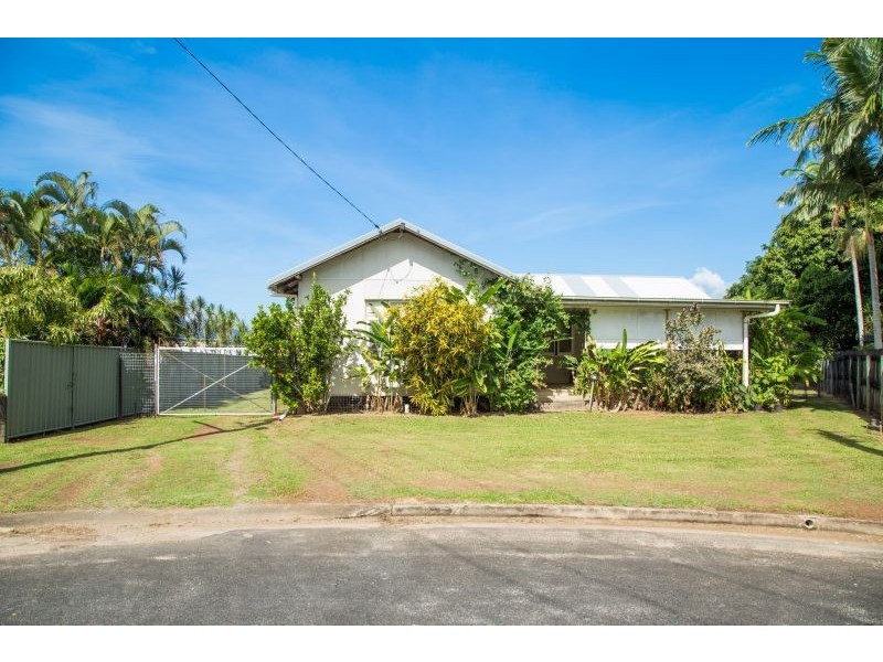 12 Brown Street, Woree QLD 4868