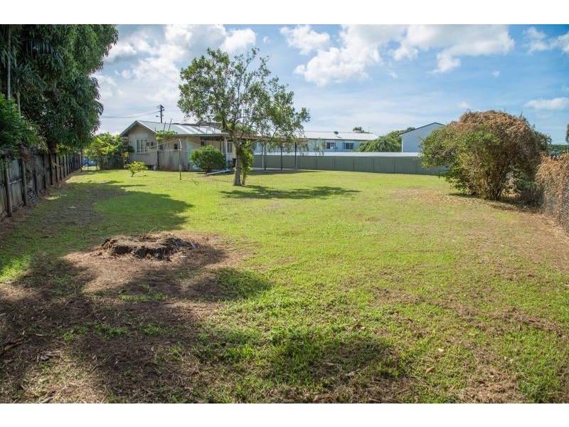 12 Brown Street, Woree QLD 4868