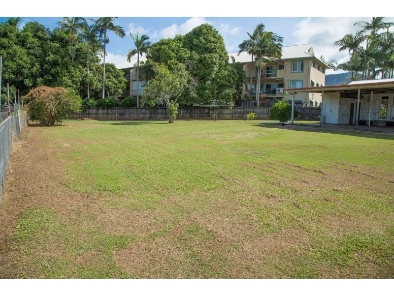 12 Brown Street, Woree QLD 4868