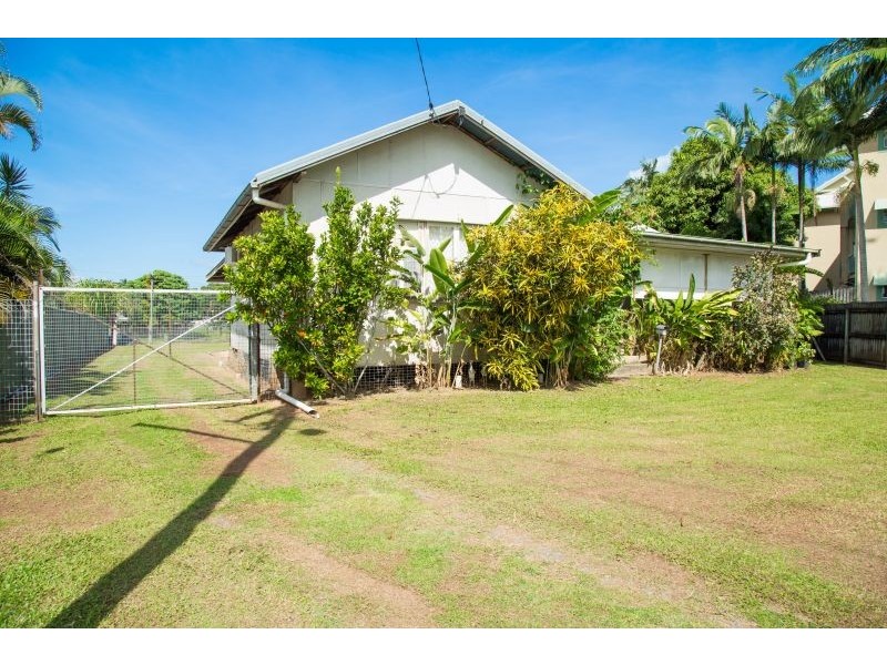 12 Brown Street, Woree QLD 4868