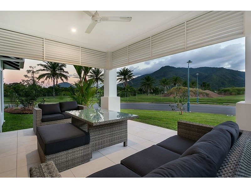 24 Aroona Street, Caravonica QLD 4878
