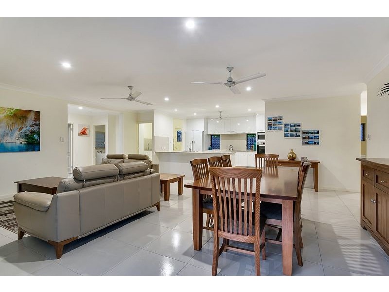 24 Aroona Street, Caravonica QLD 4878