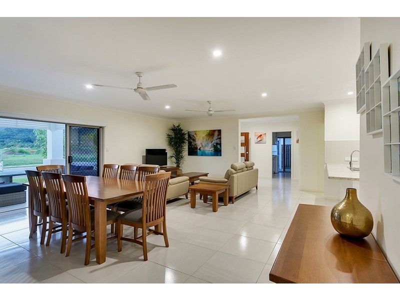 24 Aroona Street, Caravonica QLD 4878