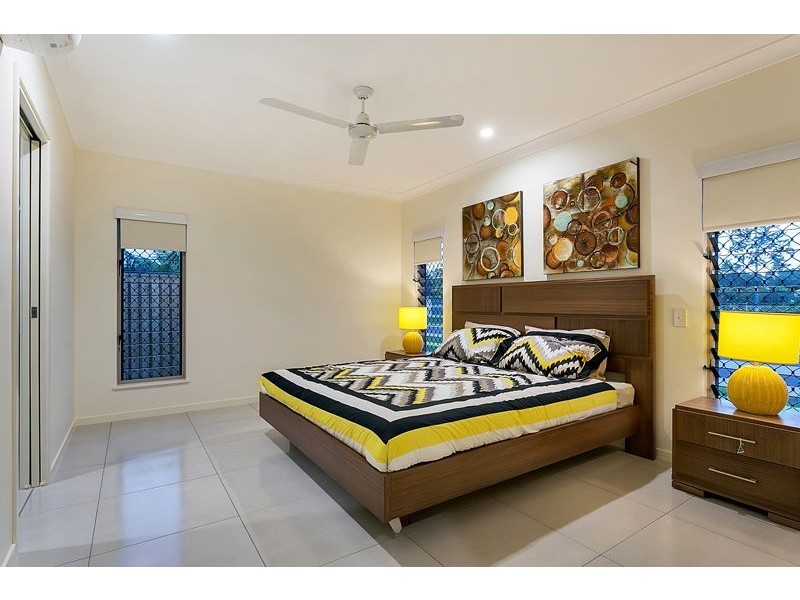 24 Aroona Street, Caravonica QLD 4878