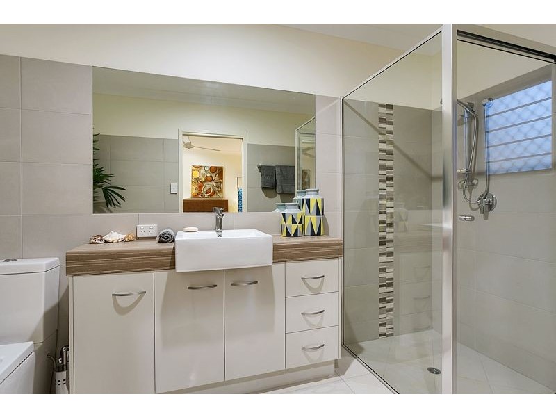 24 Aroona Street, Caravonica QLD 4878