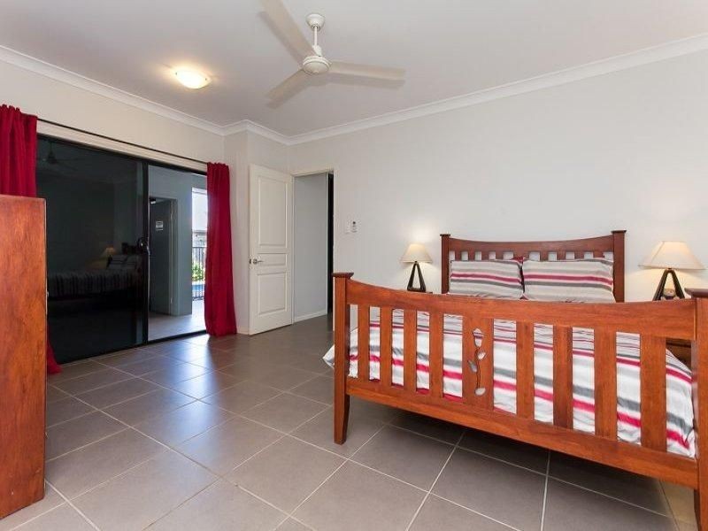 4 Springbrook Avenue, Redlynch QLD 4870