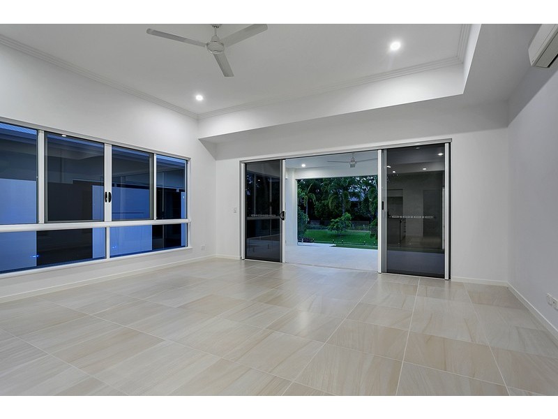 47 Freshwater Ave, Palm Cove QLD 4879