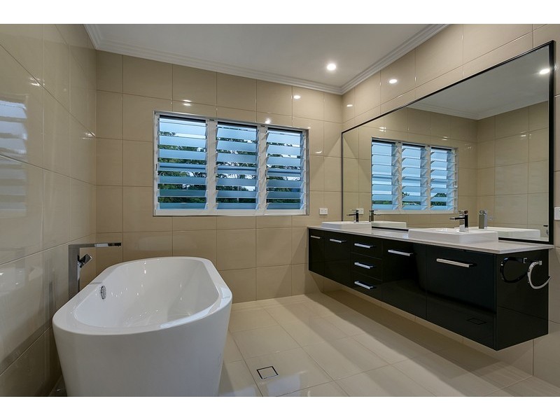 47 Freshwater Ave, Palm Cove QLD 4879