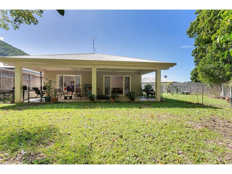 10 Hideaway Close, Palm Cove QLD 4879