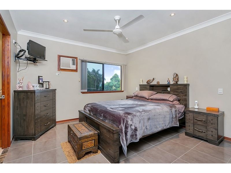 2 Julian Close, Mooroobool QLD 4870