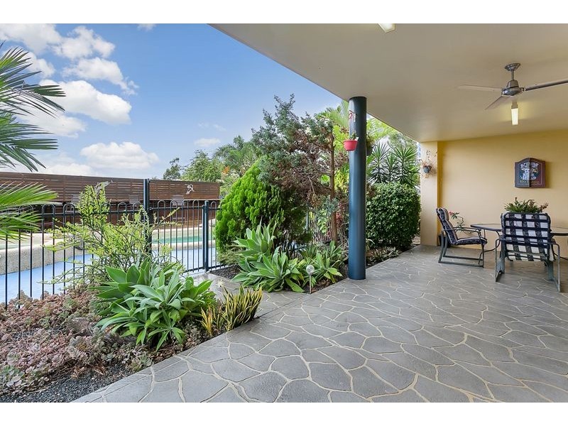 2 Julian Close, Mooroobool QLD 4870