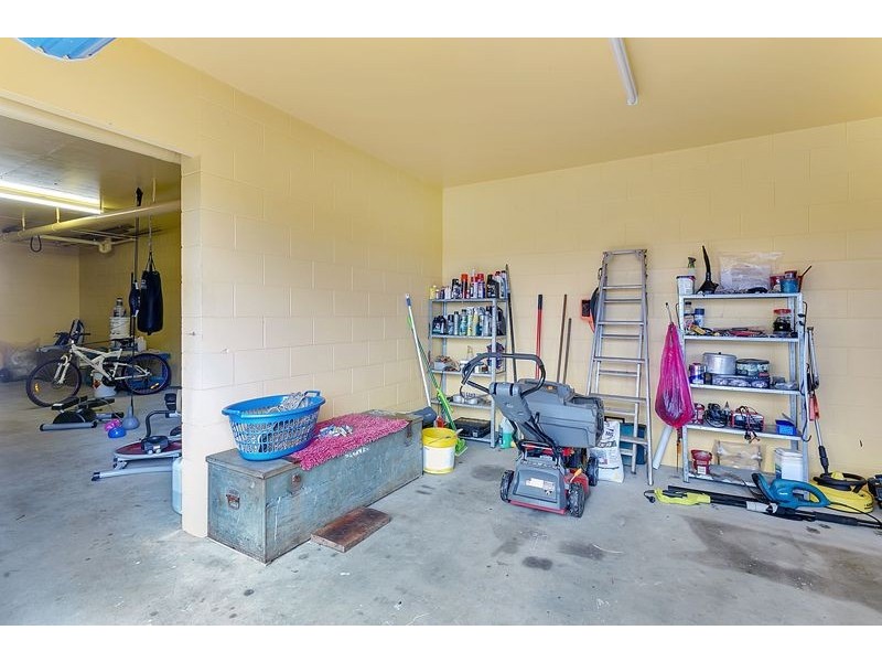 2 Julian Close, Mooroobool QLD 4870