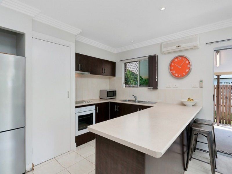 1 & 2/15 Blantyre Close, Manunda QLD 4870