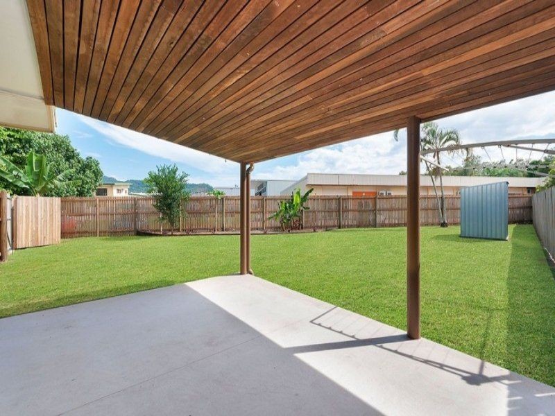 1 & 2/15 Blantyre Close, Manunda QLD 4870