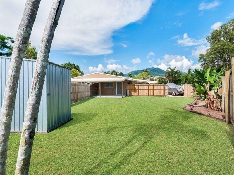1 & 2/15 Blantyre Close, Manunda QLD 4870