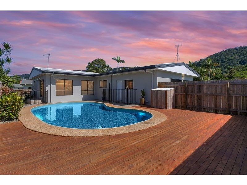 33 Lime Street, Mooroobool QLD 4870