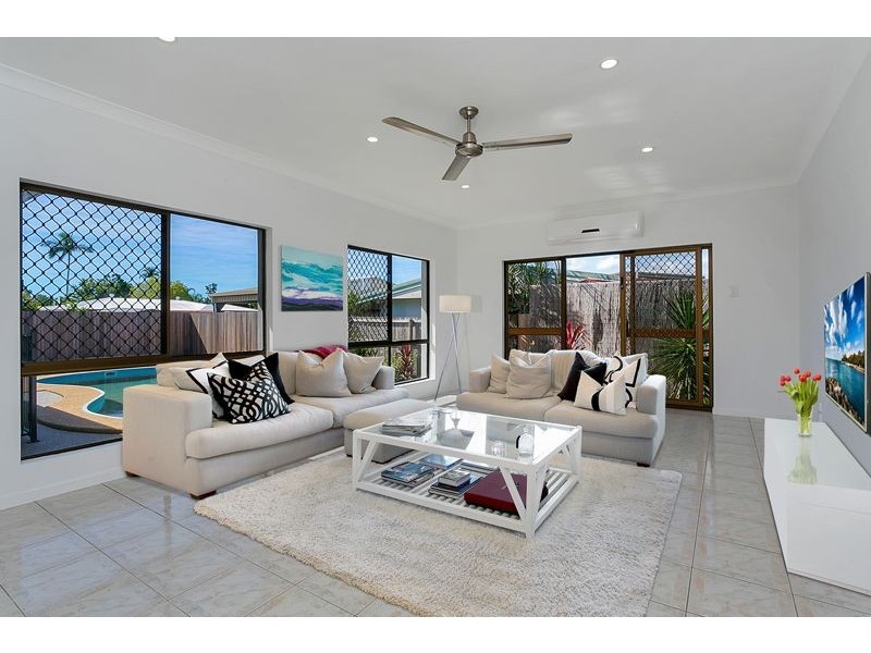 33 Lime Street, Mooroobool QLD 4870