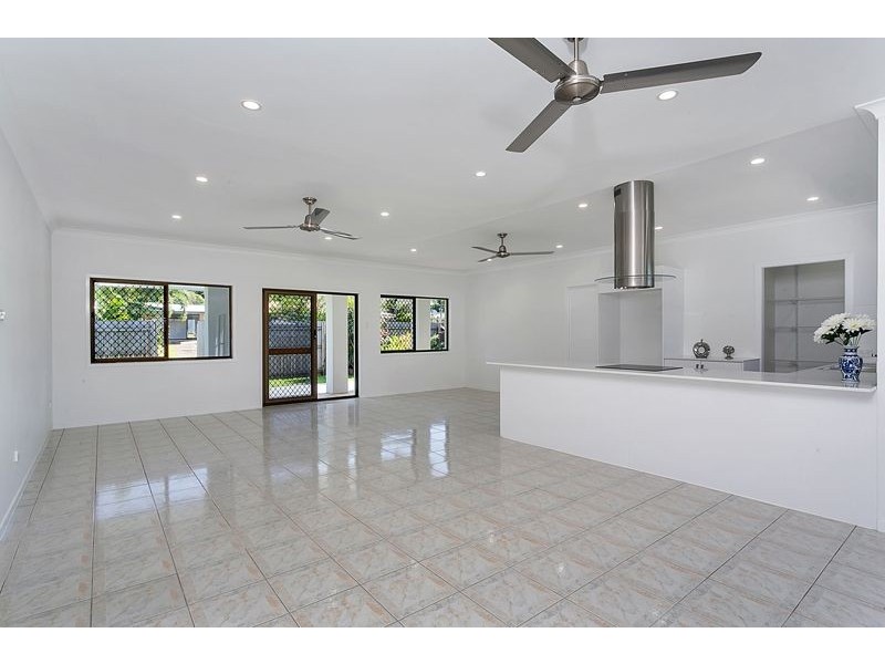 33 Lime Street, Mooroobool QLD 4870