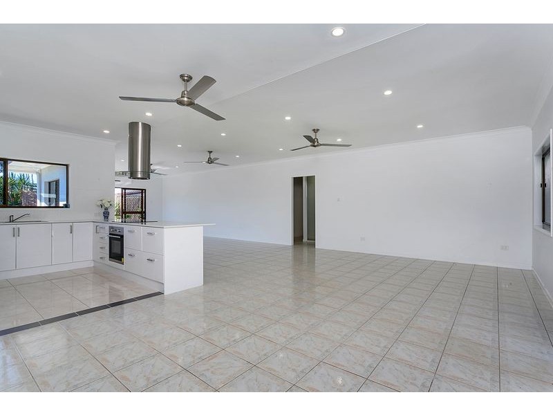 33 Lime Street, Mooroobool QLD 4870