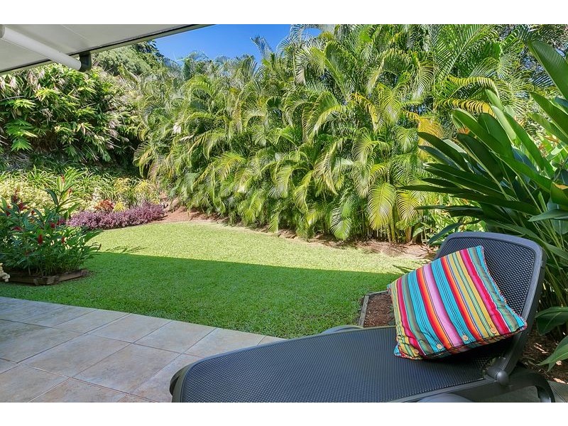 6 Stapleton Close, Redlynch QLD 4870