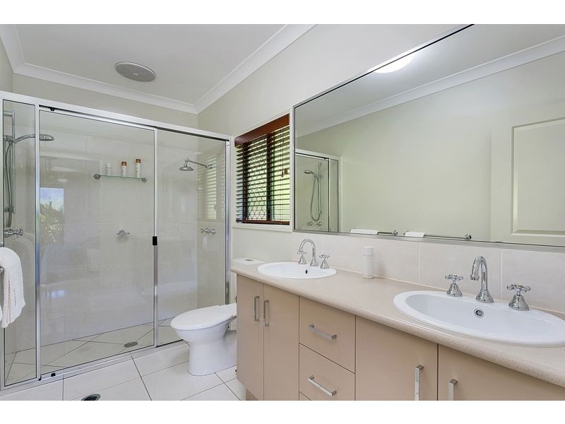 6 Stapleton Close, Redlynch QLD 4870