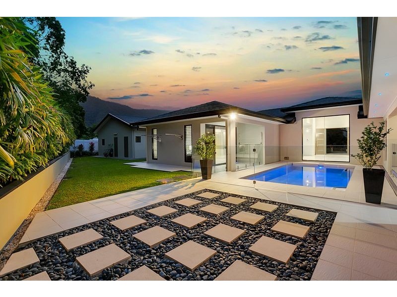 5 Green avenue, Kewarra Beach QLD 4879
