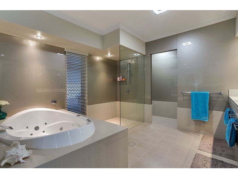 5 Green avenue, Kewarra Beach QLD 4879