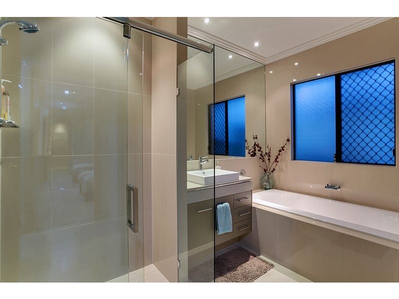 5 Green avenue, Kewarra Beach QLD 4879