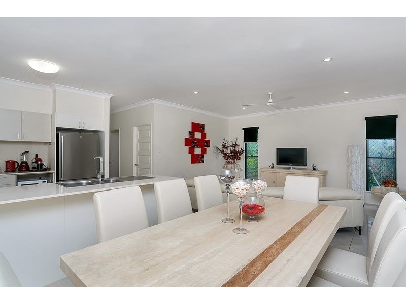 22 City View Crescent, Mooroobool QLD 4870