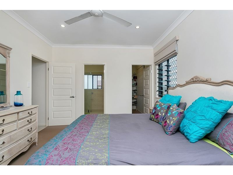 22 City View Crescent, Mooroobool QLD 4870