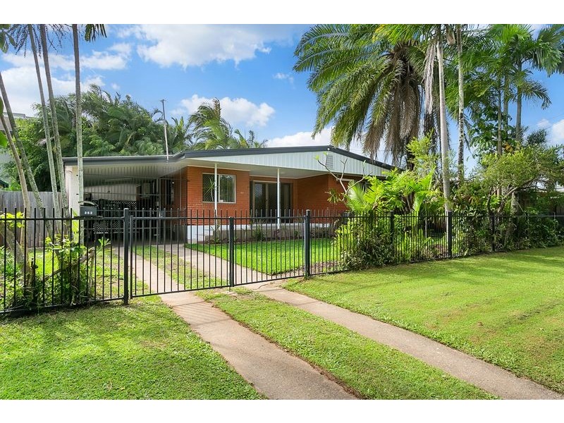 252 Buchan Street, Westcourt QLD 4870