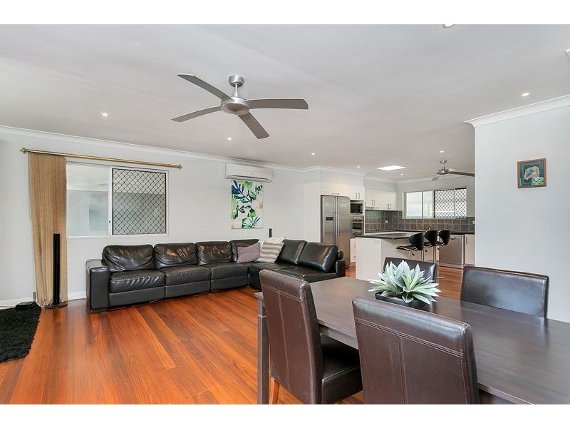 252 Buchan Street, Westcourt QLD 4870