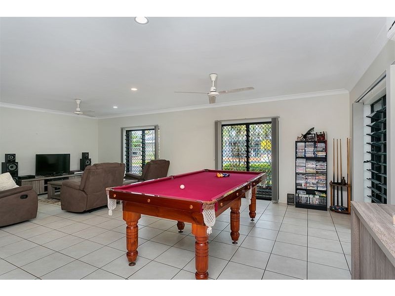 9 Moojeeba Way, Trinity Park QLD 4879