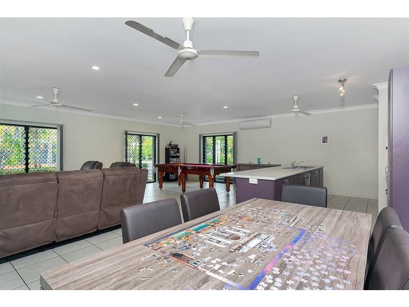 9 Moojeeba Way, Trinity Park QLD 4879