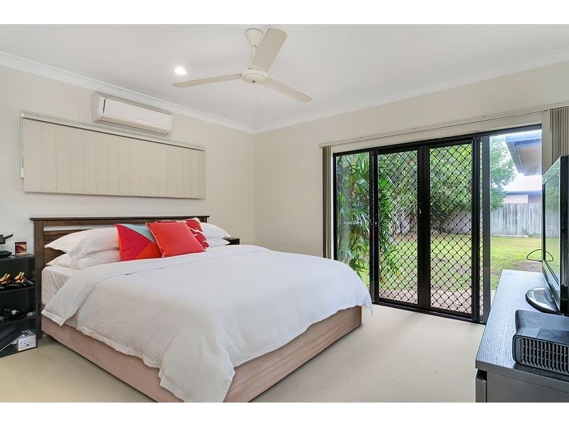 9 Moojeeba Way, Trinity Park QLD 4879