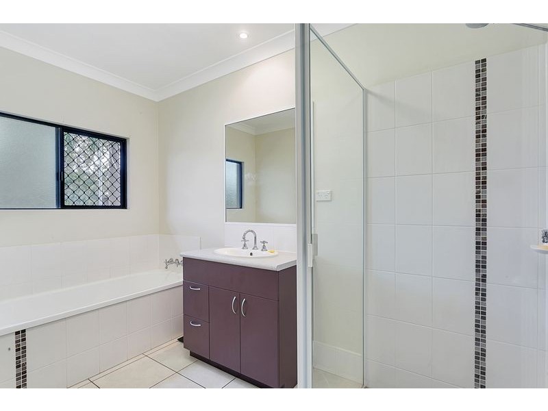 9 Moojeeba Way, Trinity Park QLD 4879