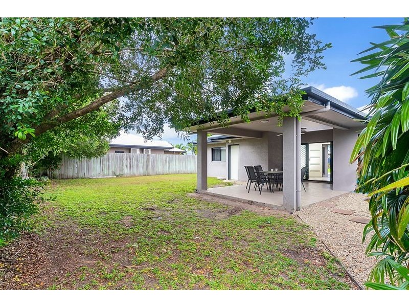 9 Moojeeba Way, Trinity Park QLD 4879