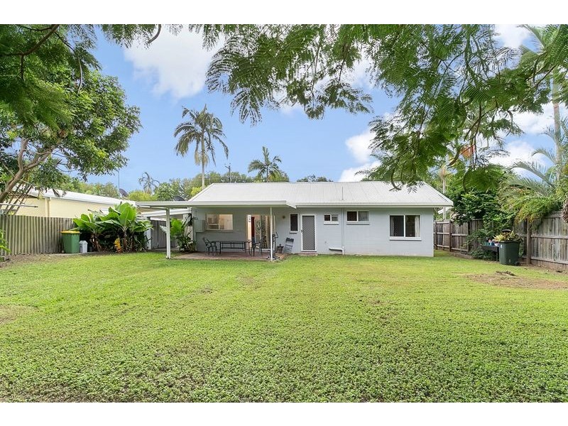15 Caribbean Street, Holloways Beach QLD 4878