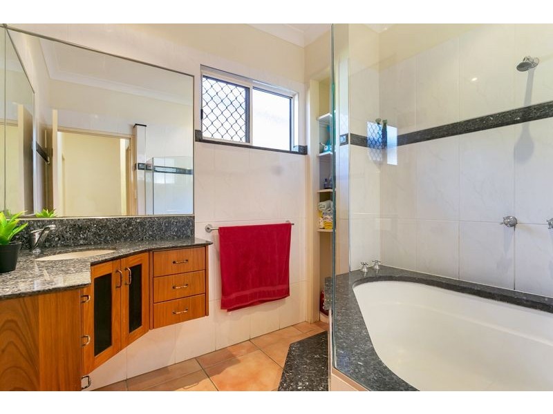 4 Sailfish Close, Kanimbla QLD 4870